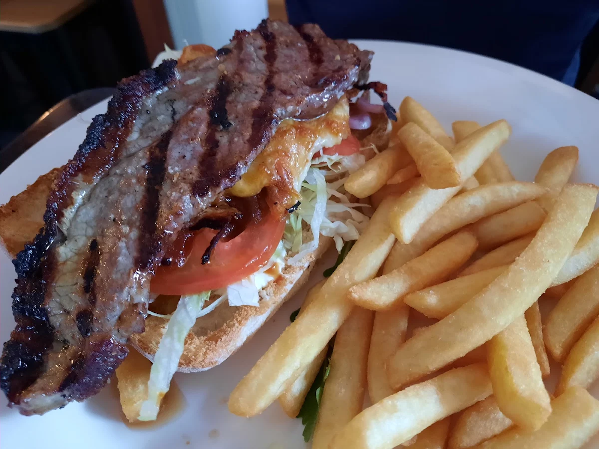 Food & drink, Inverleigh Hotel