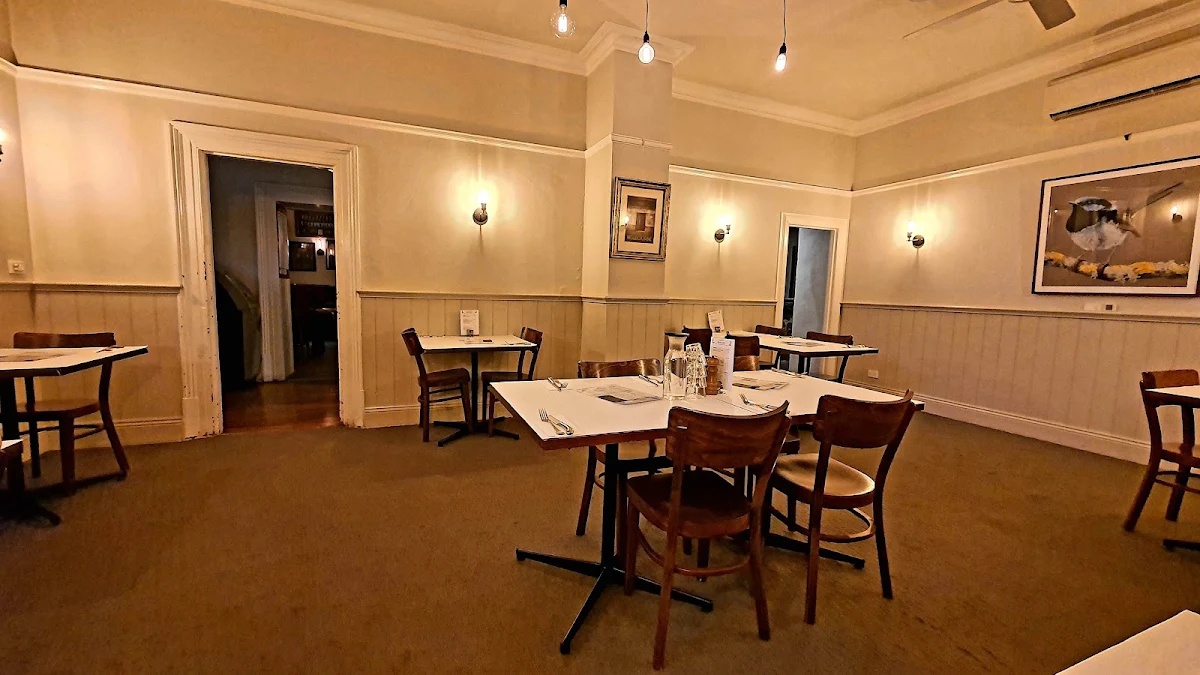 Vibe, Inverleigh Hotel