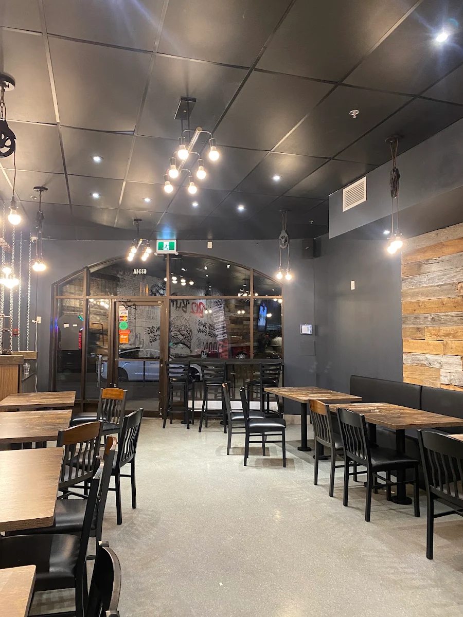 Vibe, B12 Burger NDG