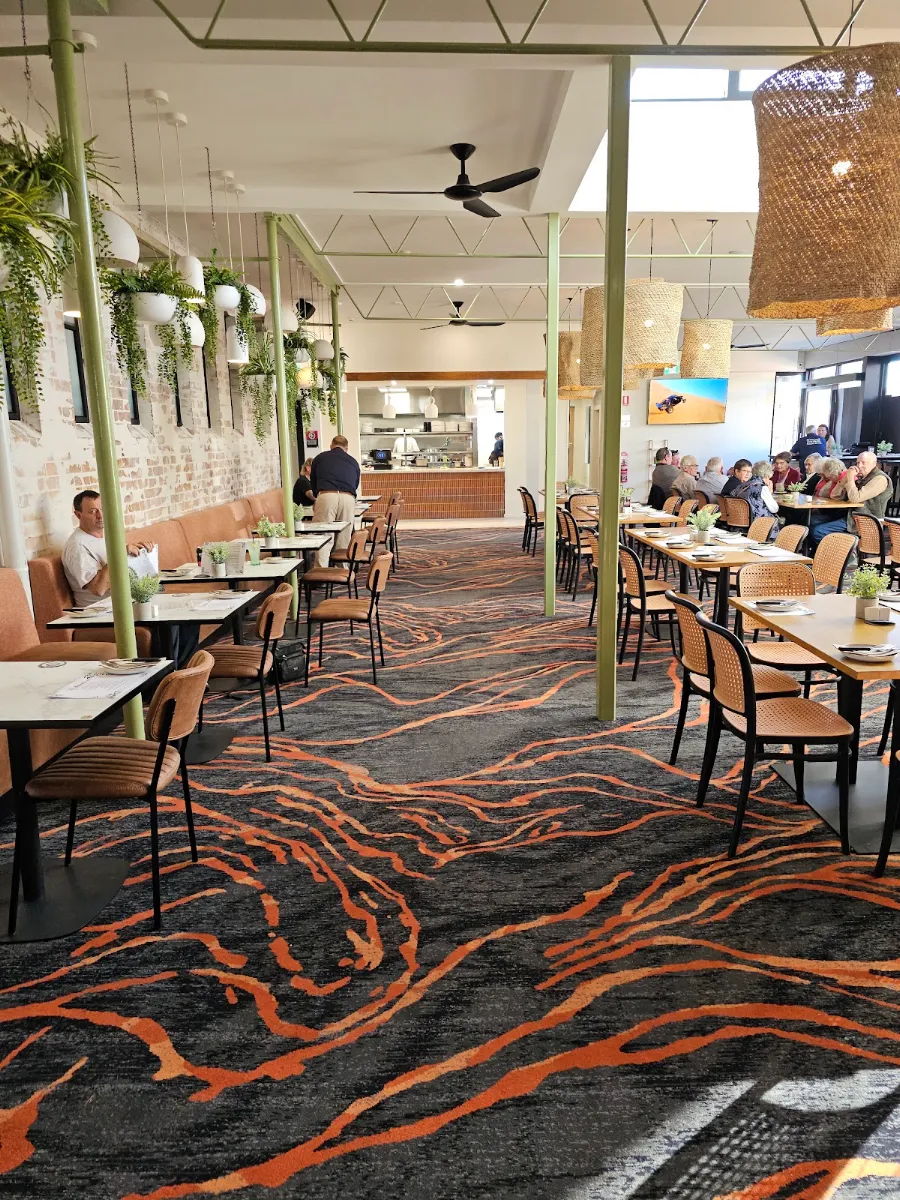 Vibe, Good Intent Hotel