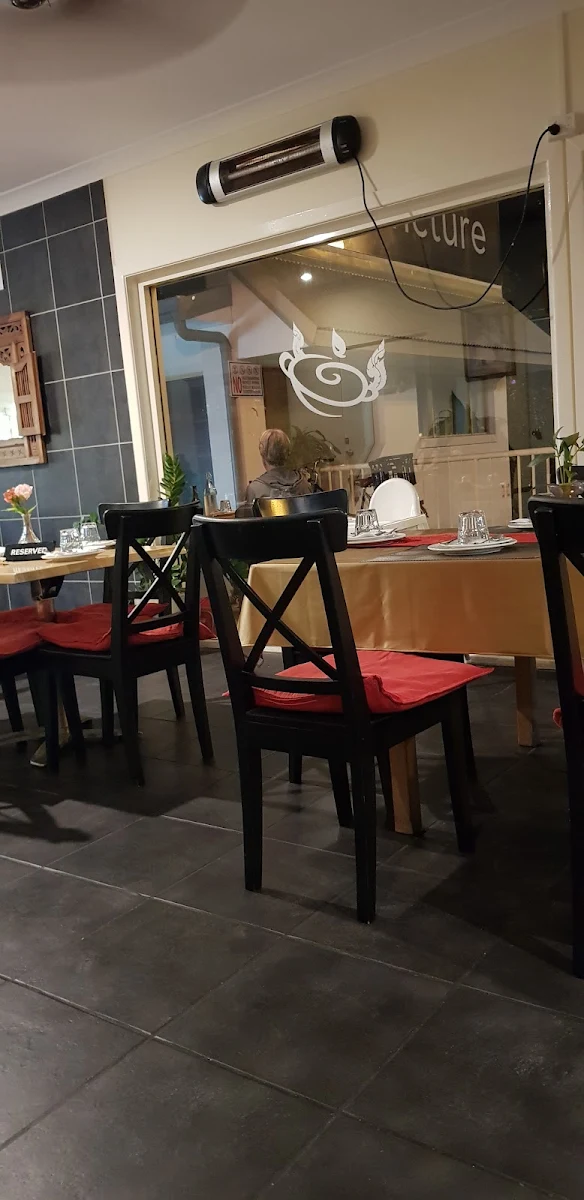 Vibe, Hot Wok Thai