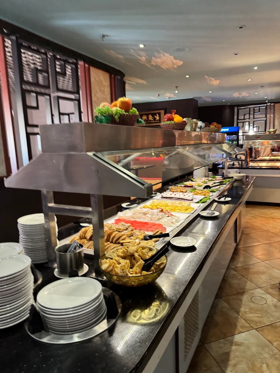 Food & drink, Maple Leaf Queen's Buffet