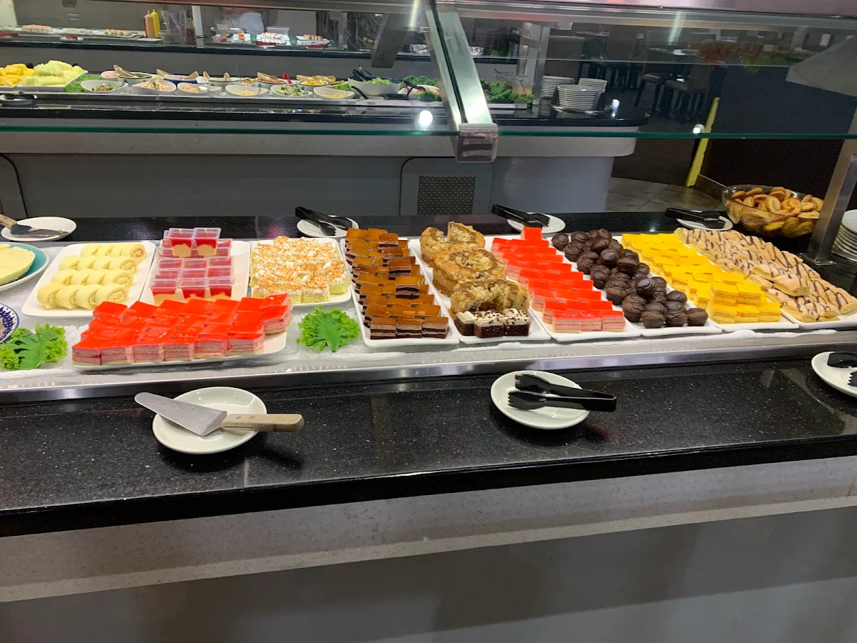 Food & drink, Maple Leaf Queen's Buffet