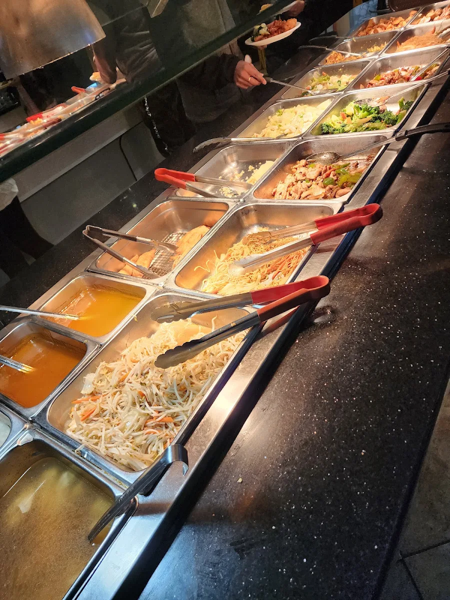 Vibe, Maple Leaf Queen's Buffet