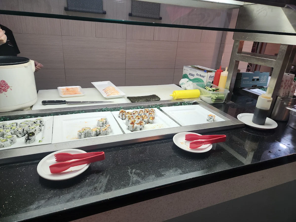 Vibe, Maple Leaf Queen's Buffet