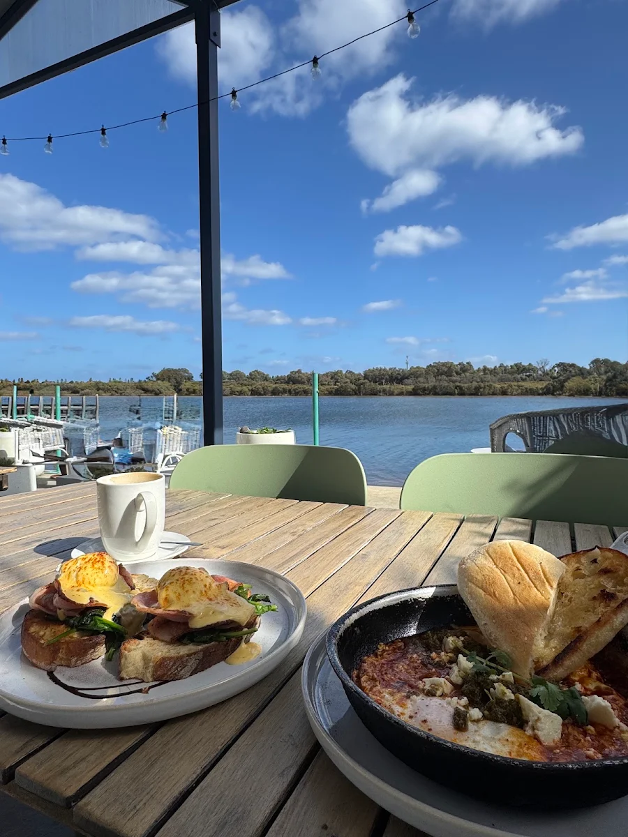 Food & drink, The Happy Wife
