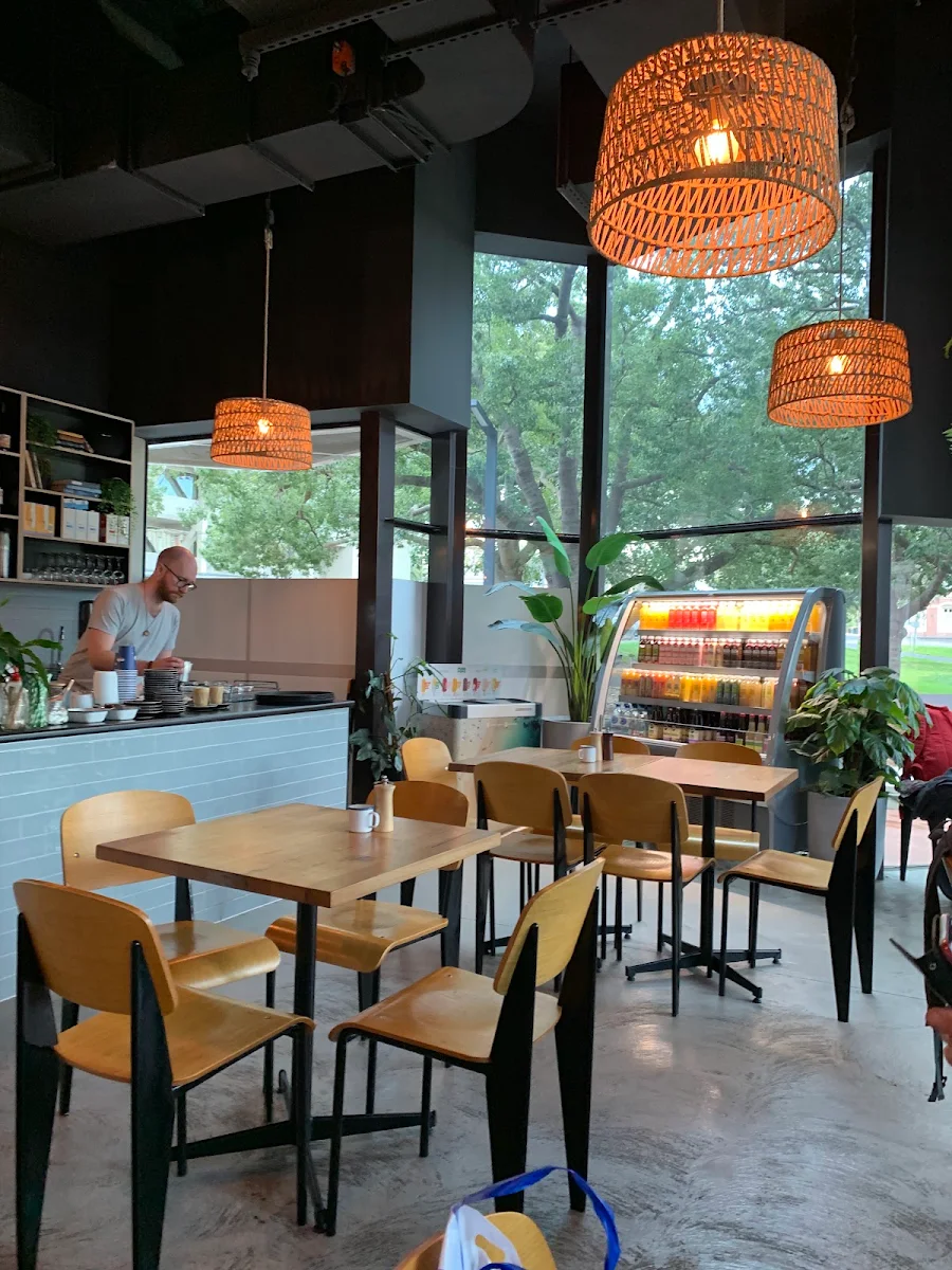 Vibe, Public Cafe.