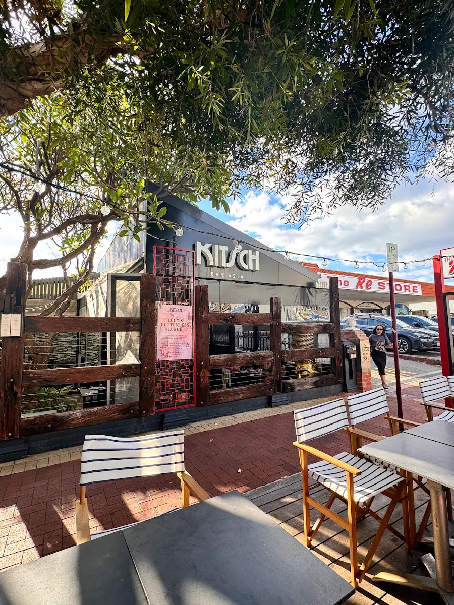Vibe, Kitsch Bar Asia