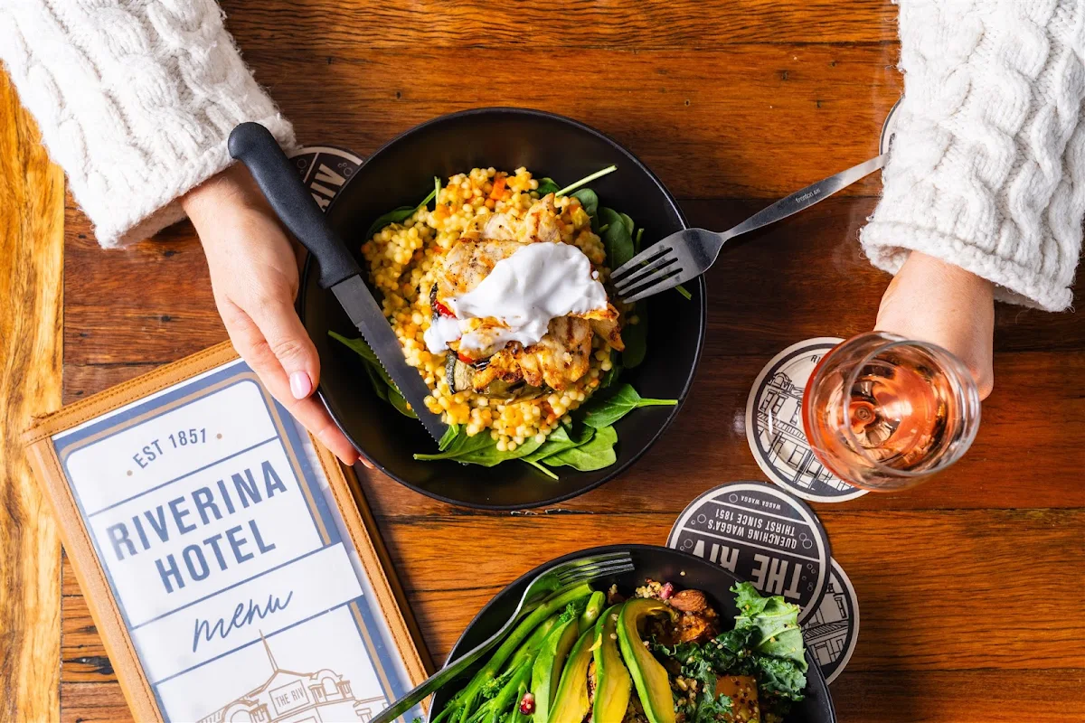 Food & drink, Riverina Hotel