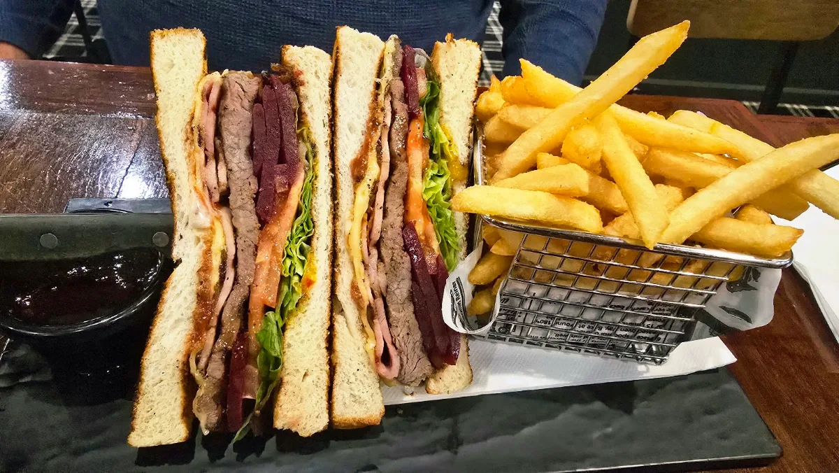 Food & drink, Riverina Hotel