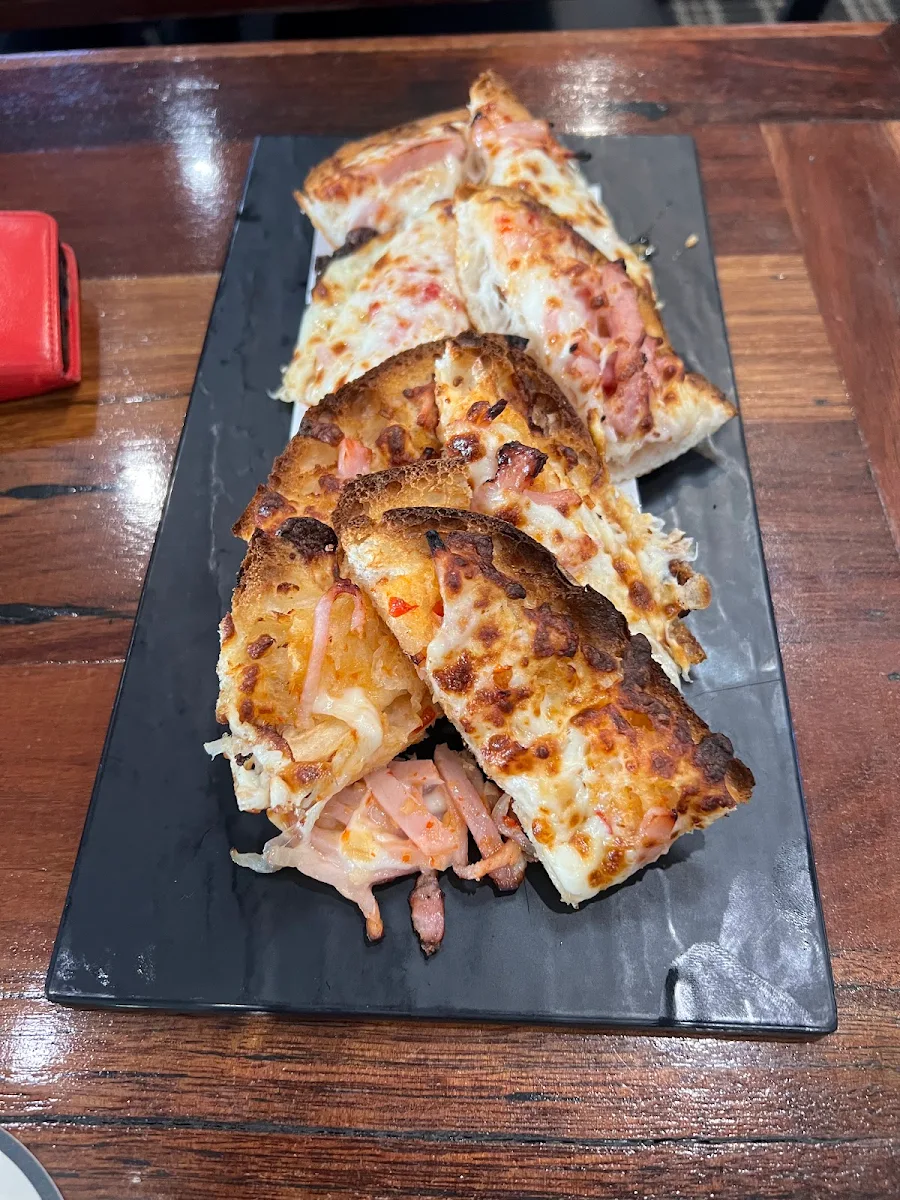 Food & drink, Riverina Hotel