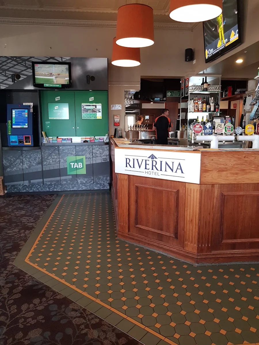Vibe, Riverina Hotel