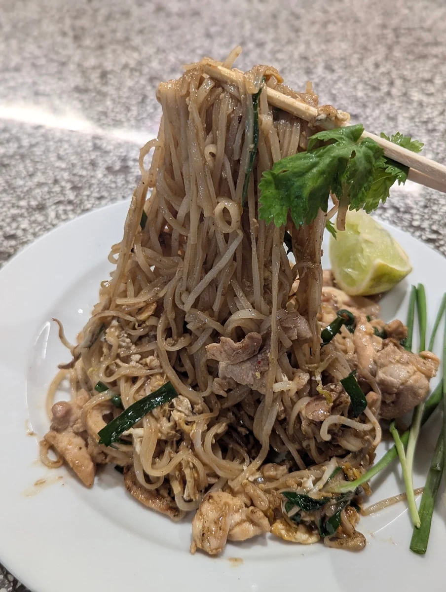 Food & drink, Chat Thai - The Galeries