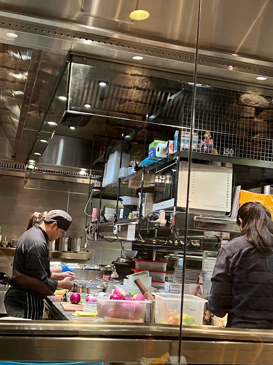 Vibe, Chat Thai - The Galeries