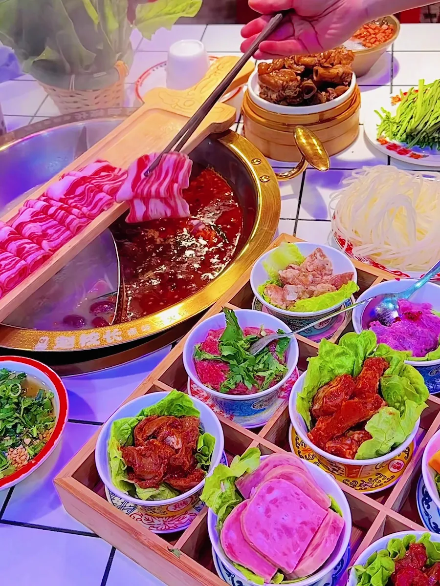 Food & drink, 赵校长卤味老火锅