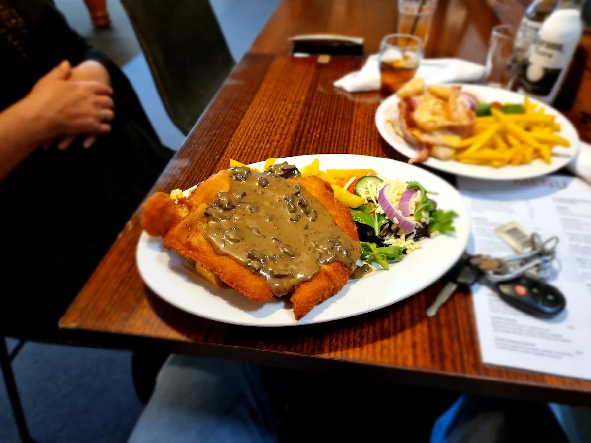Food & drink, Harlin Hotel Motel