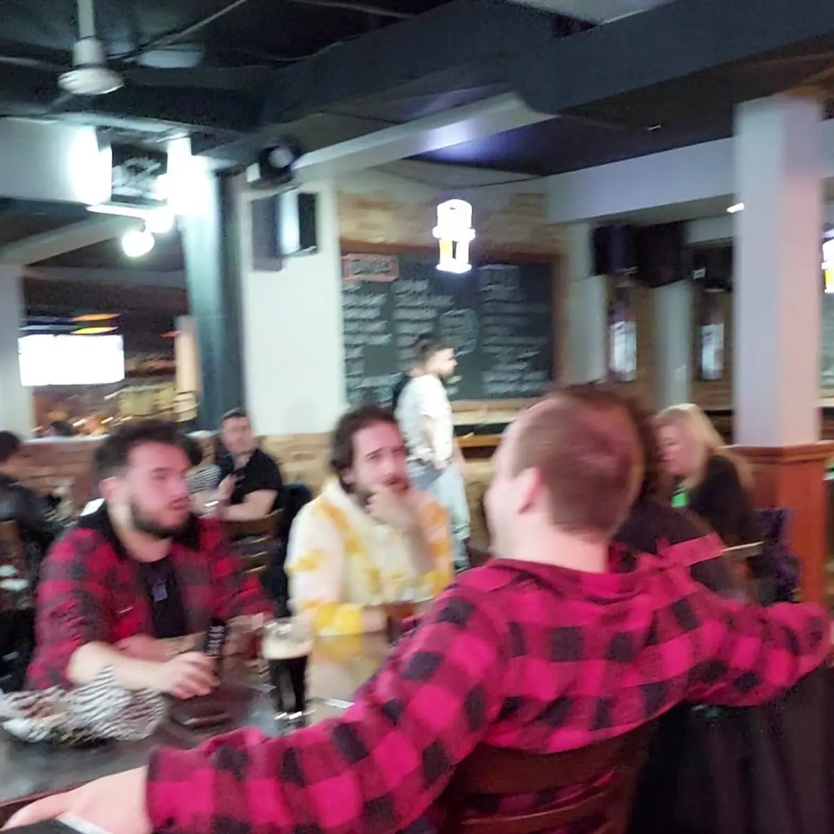 Vibe, Yank's Old Niagara Bar & Grill
