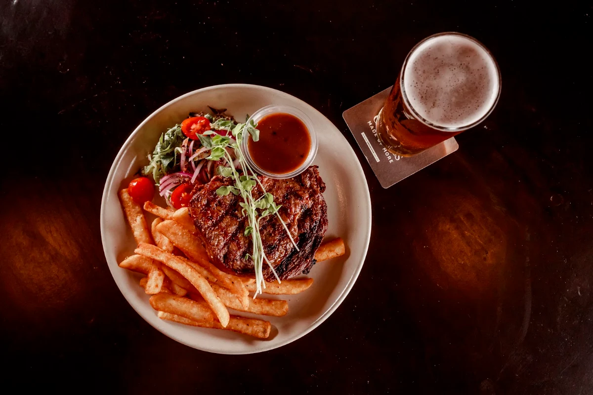 Food & drink, Finn McCool's Surfers Paradise
