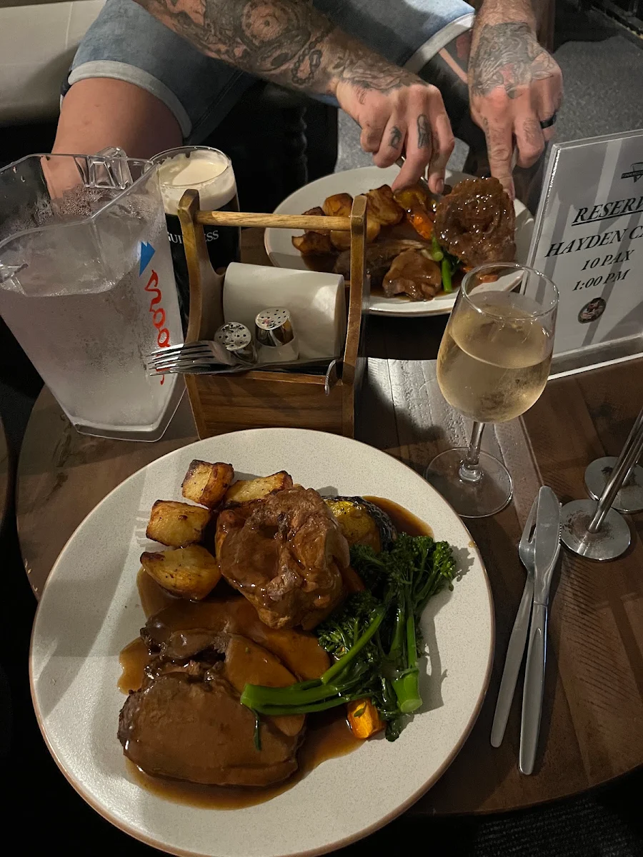 Food & drink, Finn McCool's Surfers Paradise