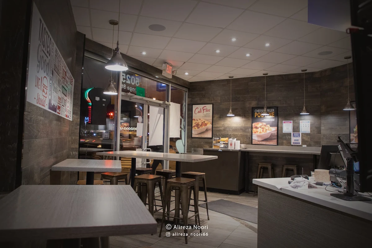 Vibe, Fresh Burger Yonge Street