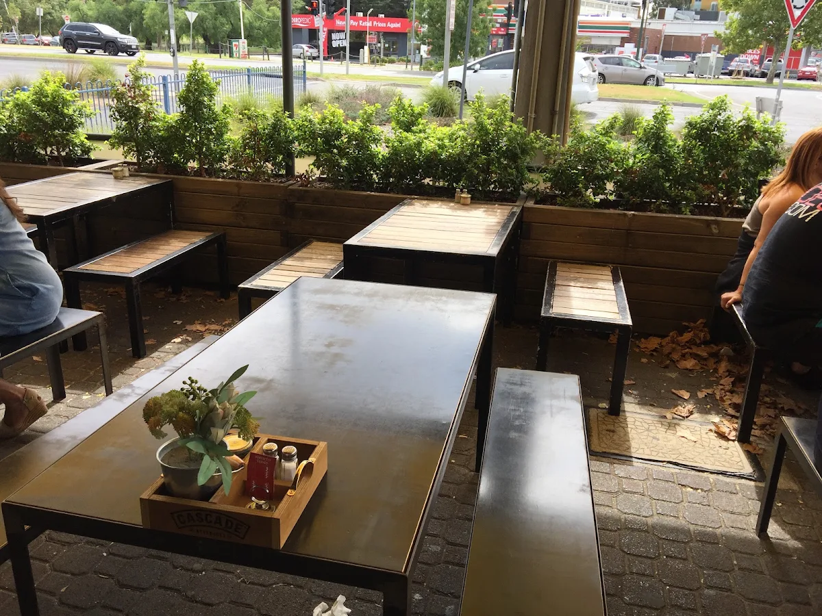 Vibe, La Vallee Cafe/Restaurant Essendon