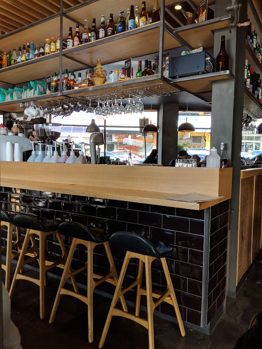Vibe, La Vallee Cafe/Restaurant Essendon
