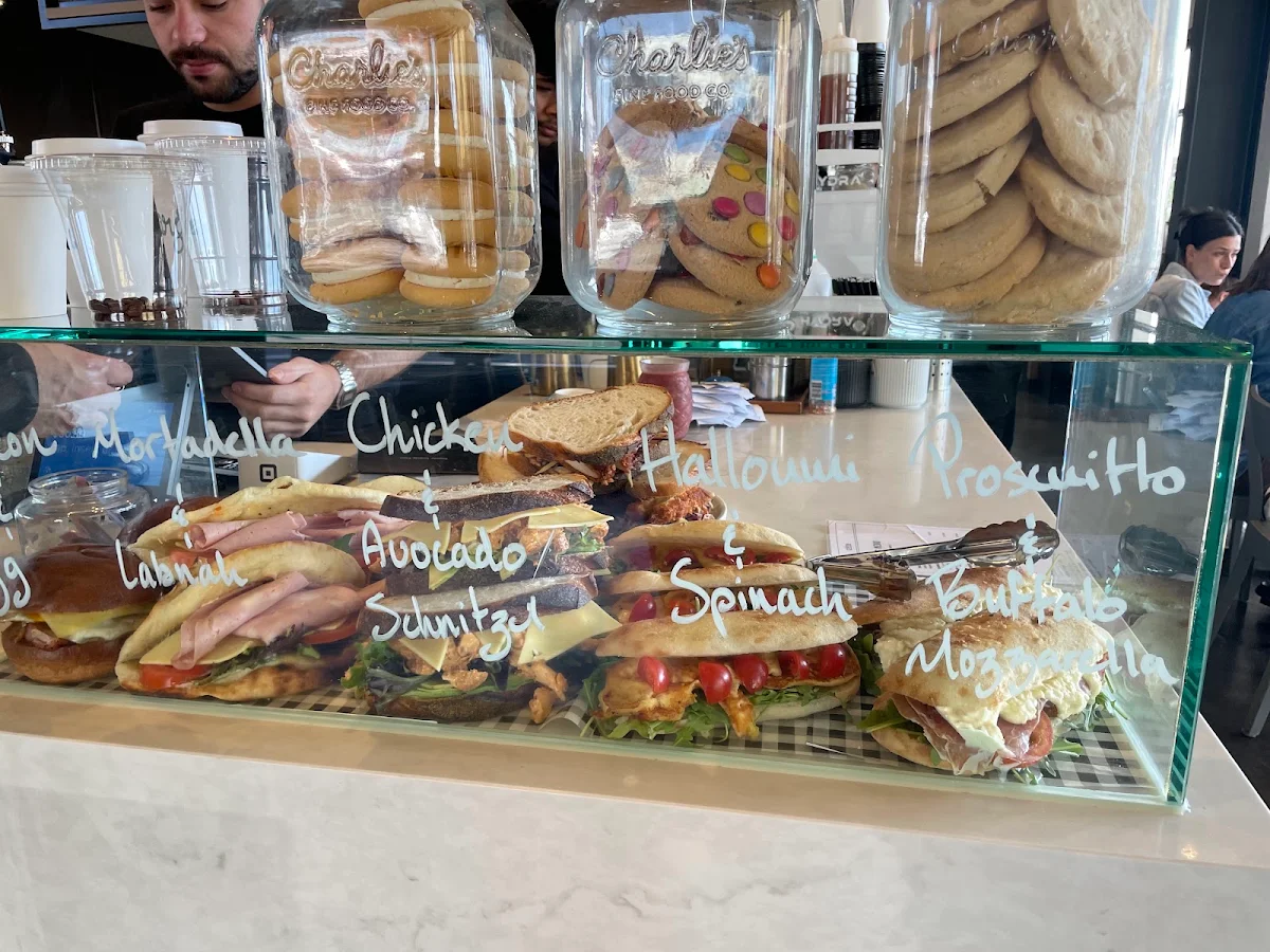 Vibe, La Vallee Cafe/Restaurant Essendon