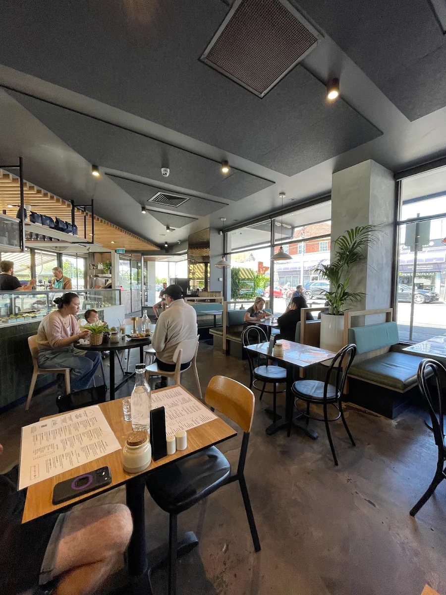 Vibe, La Vallee Cafe/Restaurant Essendon