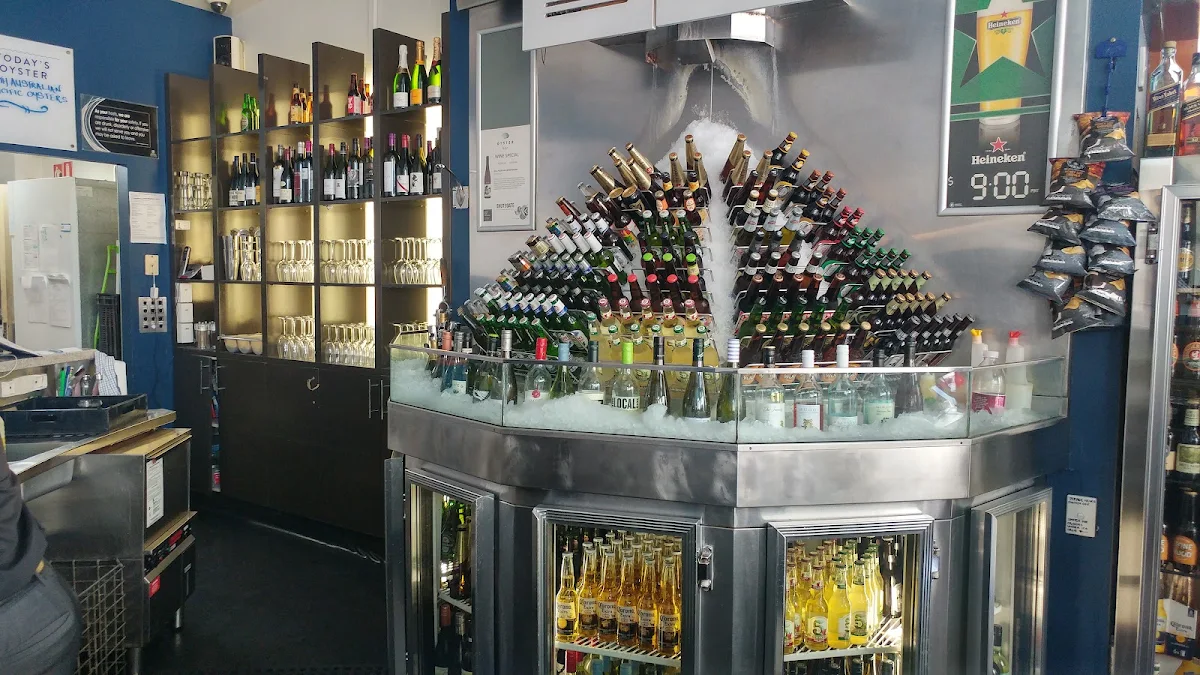 Vibe, Oyster Bar Holdfast Shores