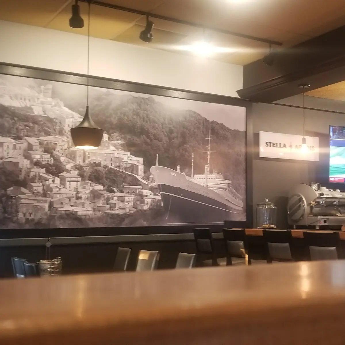 Vibe, Fratelli's Kitchen
