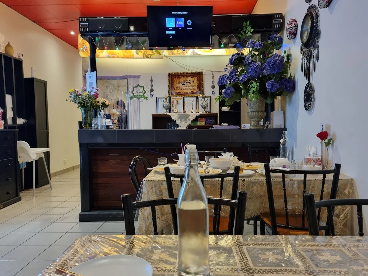 Vibe, Karlaylisi Restaurant - Uyghur Cuisine