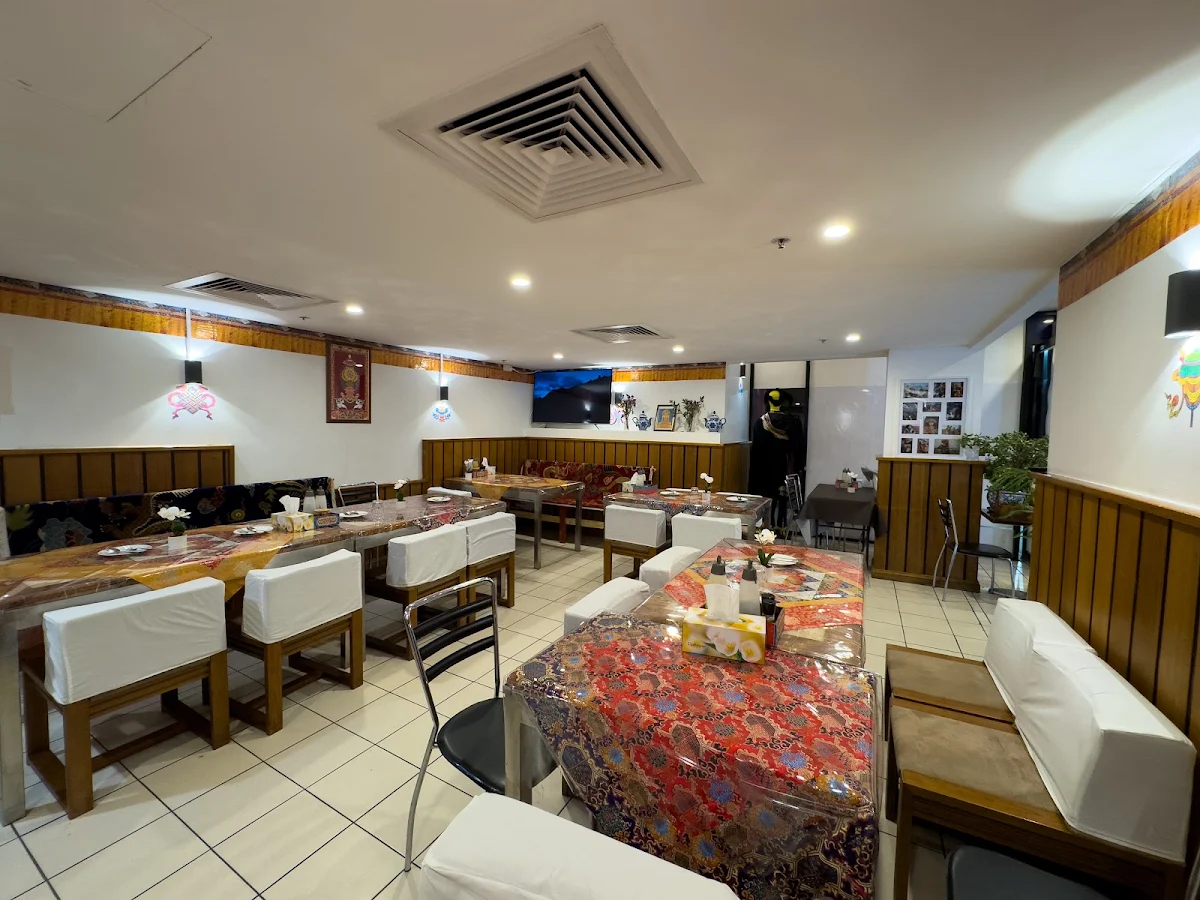 Vibe, Tibet Momo Kitchen Byo