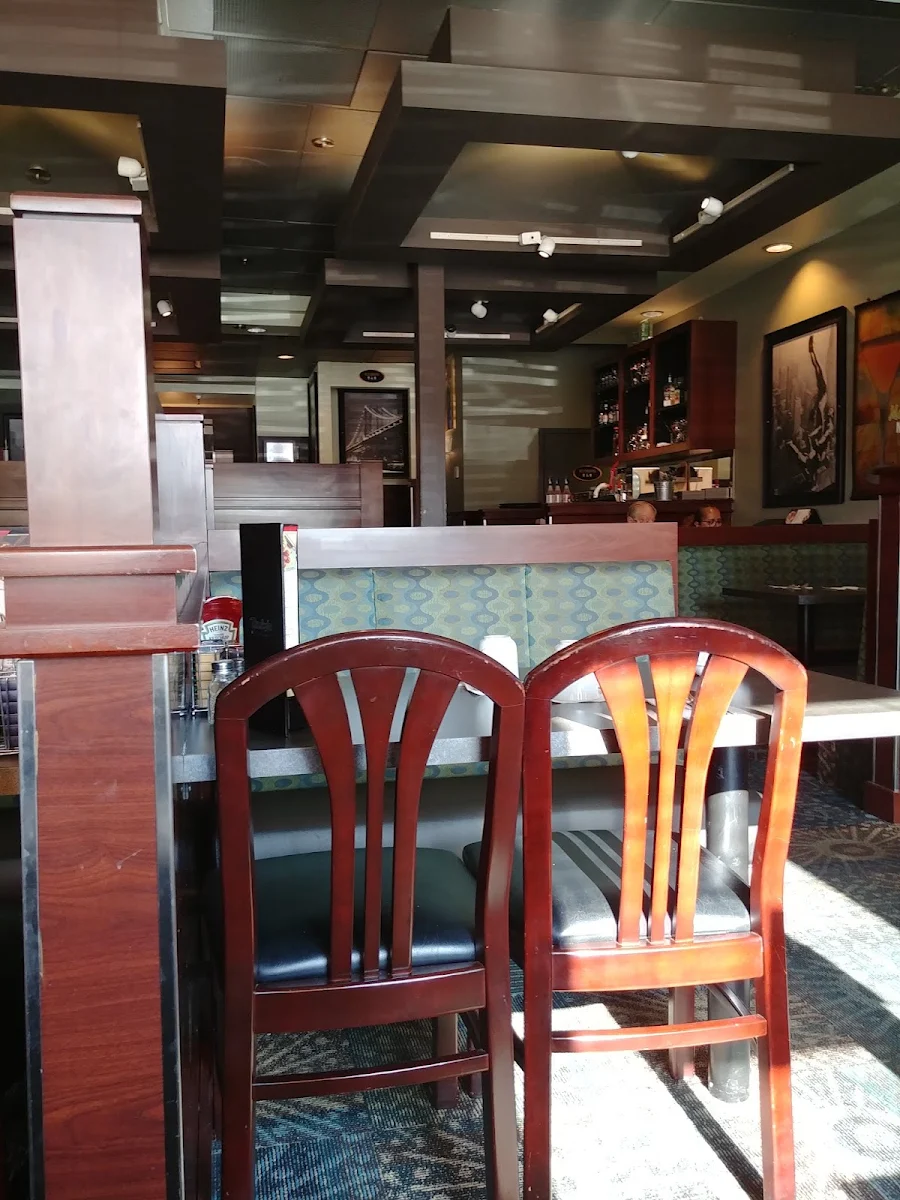 Vibe, Rickys All Day Grill -Scottsdale Center