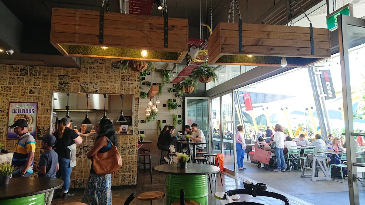 Vibe, Burger Urge (DFO Brisbane Airport)