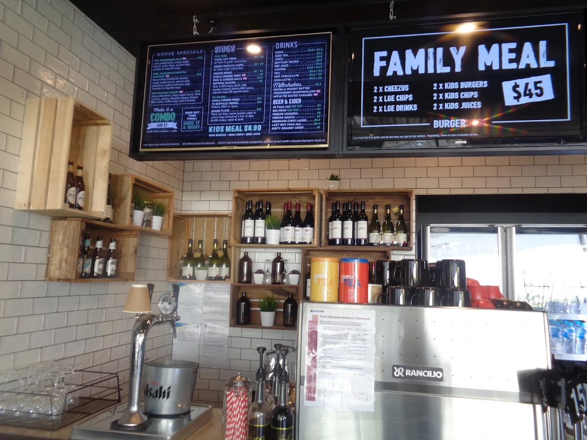 Vibe, Burger Urge (DFO Brisbane Airport)