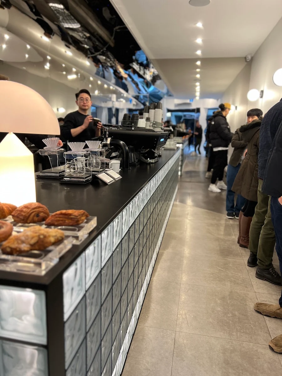 Vibe, BENCH COFFEE CO. Lt Collins