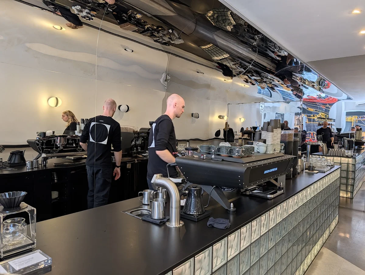 Vibe, BENCH COFFEE CO. Lt Collins