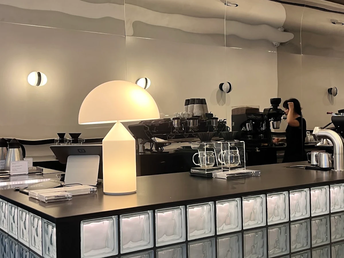 Vibe, BENCH COFFEE CO. Lt Collins