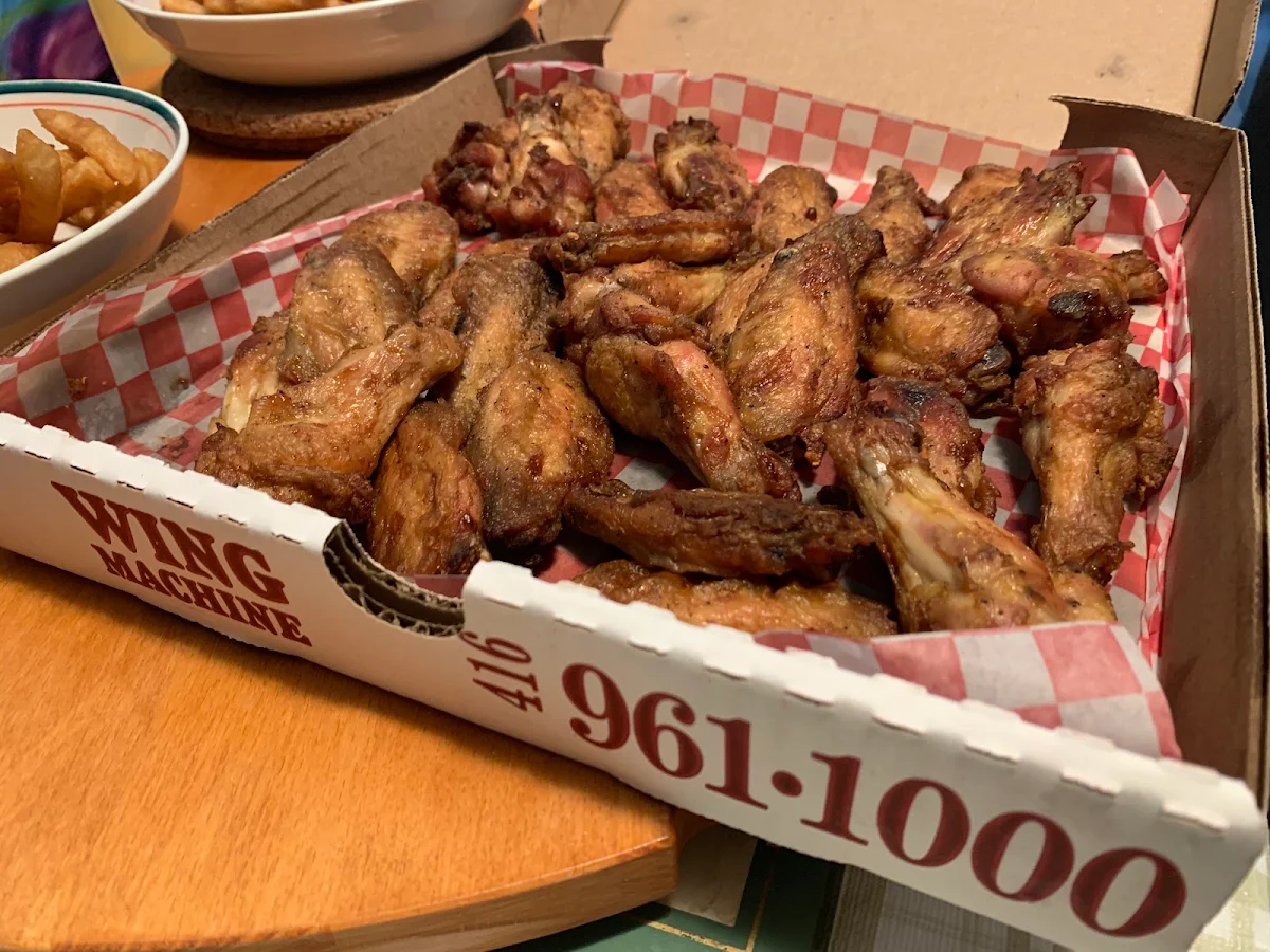 Food & drink, Wing Machine