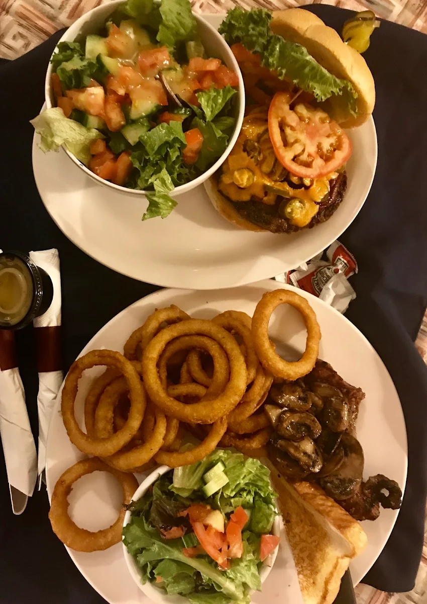 Food & drink, Wells Gray Inn