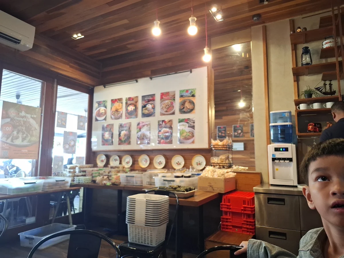 Vibe, Shalom St Lucia Indonesian Restaurant