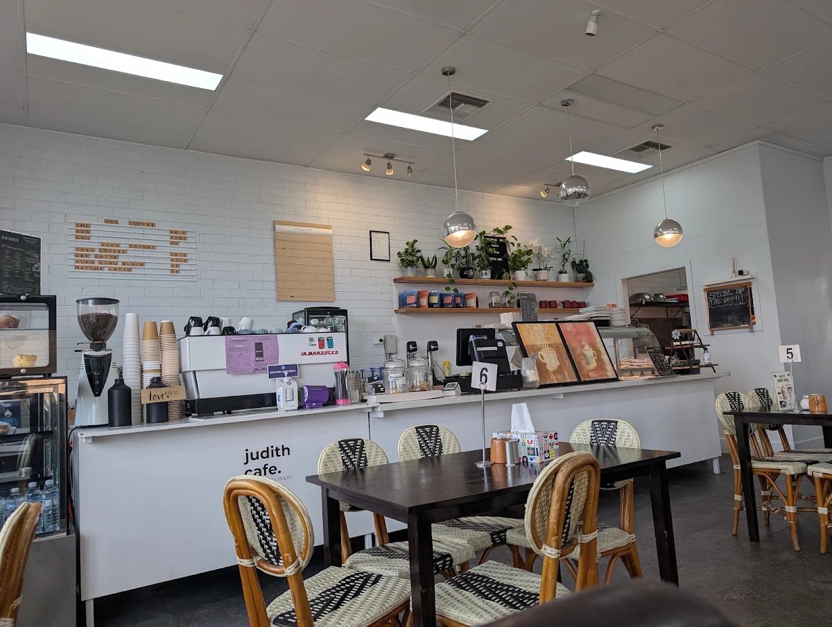Vibe, Judith’s Cafe