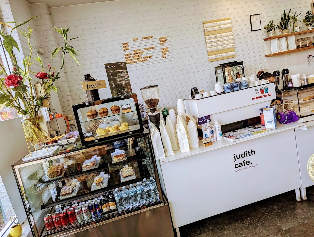 Vibe, Judith’s Cafe