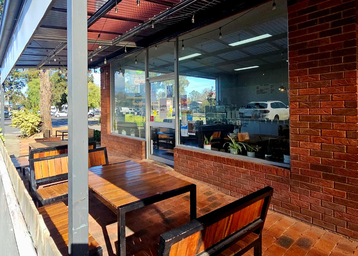 Vibe, Judith’s Cafe