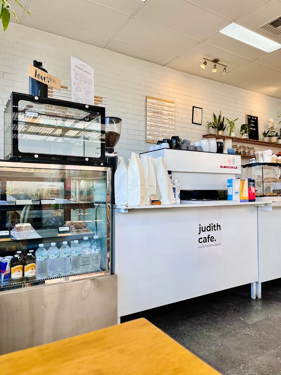 Vibe, Judith’s Cafe