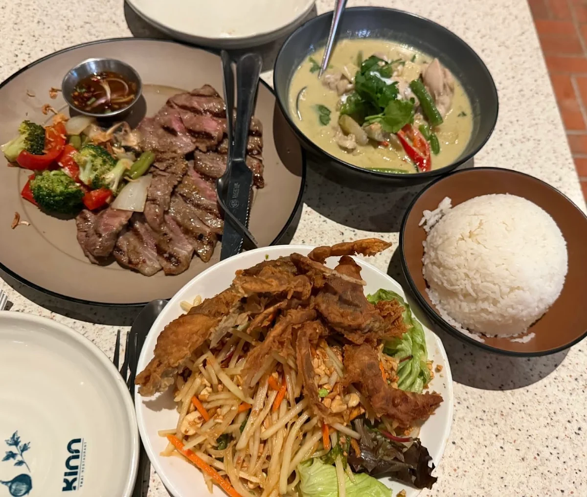 Food & drink, Kinn Thai Highpoint