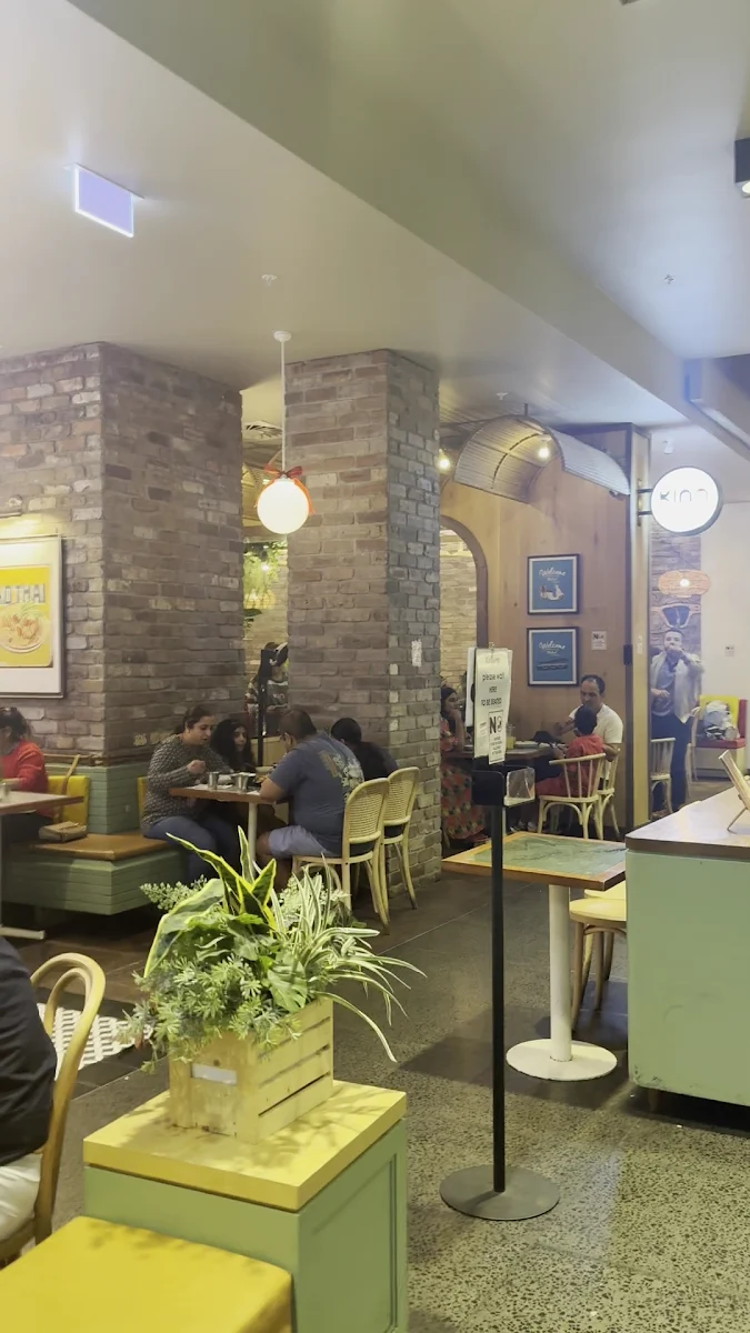 Vibe, Kinn Thai Highpoint