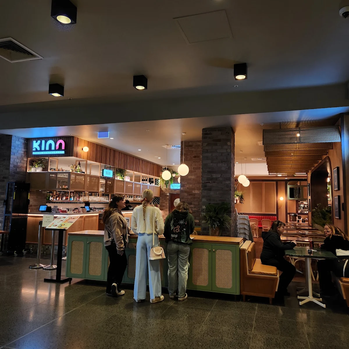 Vibe, Kinn Thai Highpoint