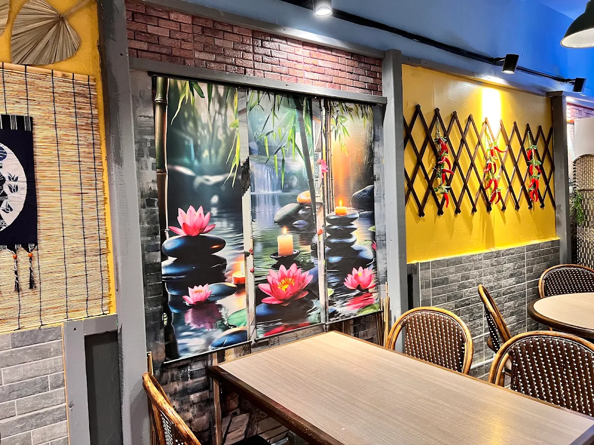 Vibe, Gourmet Street Eats