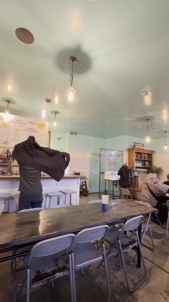 Vibe, COMEDOR By La Taqueria Pinche Taco Shop